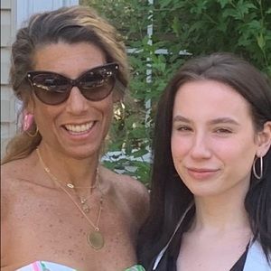 Meet your Posher, Christina